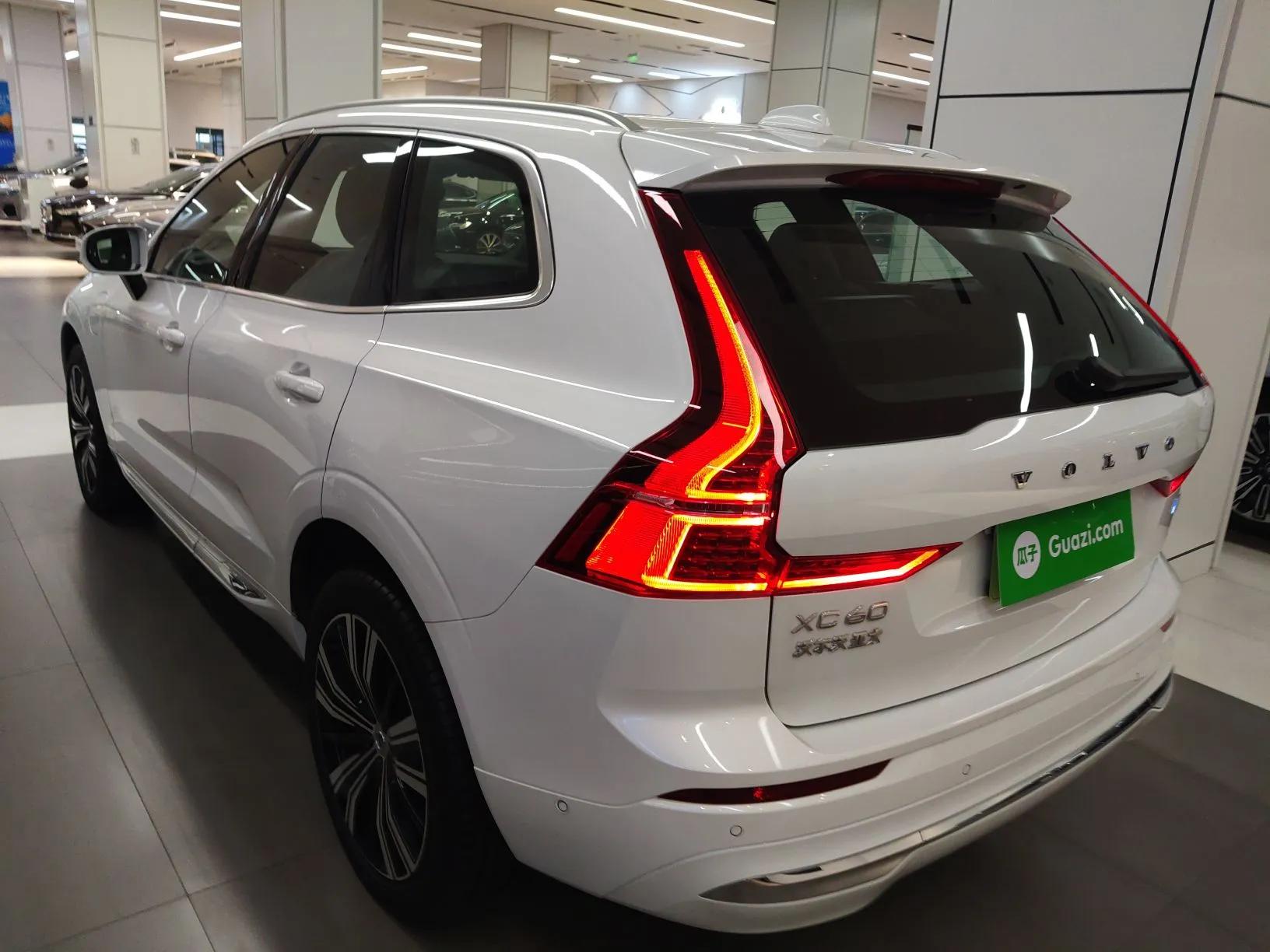 Volvo XC60 New Energy 2023 T8 Plug-in Hybrid Long-Range All-Wheel Drive Smart & Luxurious Enjoyment Edition — миниатюра 7