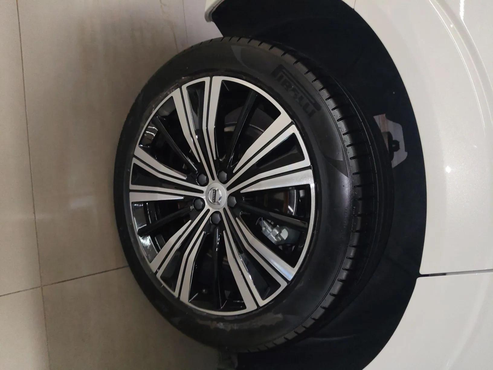 Volvo XC60 New Energy 2023 T8 Plug-in Hybrid Long-Range All-Wheel Drive Smart & Luxurious Enjoyment Edition — миниатюра 10