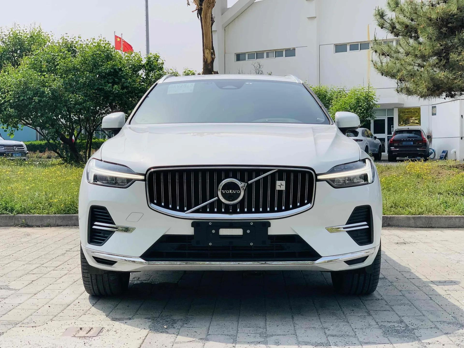 Volvo XC60 New Energy 2024 T8 Plug-in Hybrid Long-Range All-Wheel Drive Smart Luxury Edition — миниатюра 2