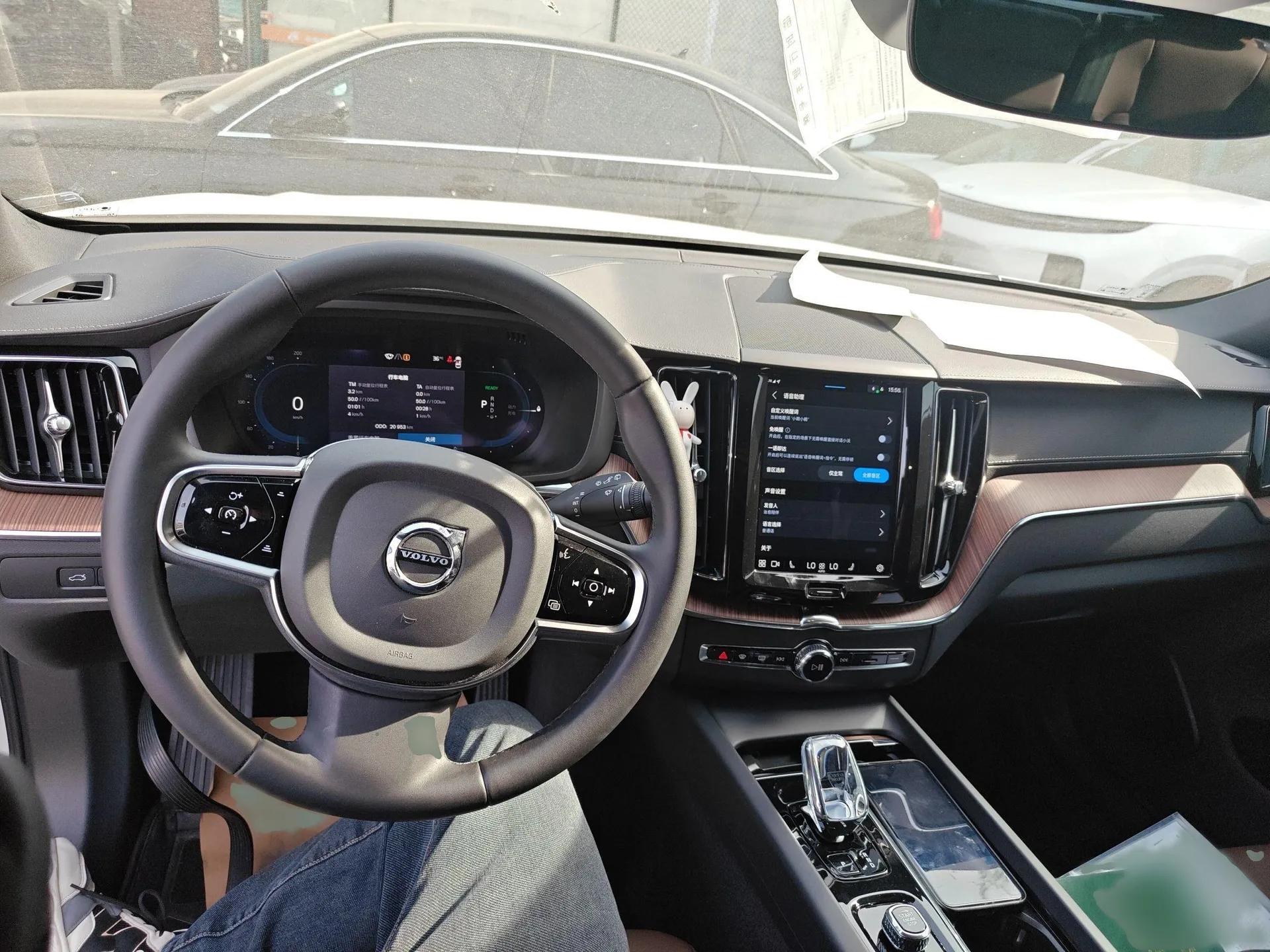 Volvo XC60 New Energy 2024 T8 Plug-in Hybrid Long-Range All-Wheel Drive Smart Luxury Edition — миниатюра 13