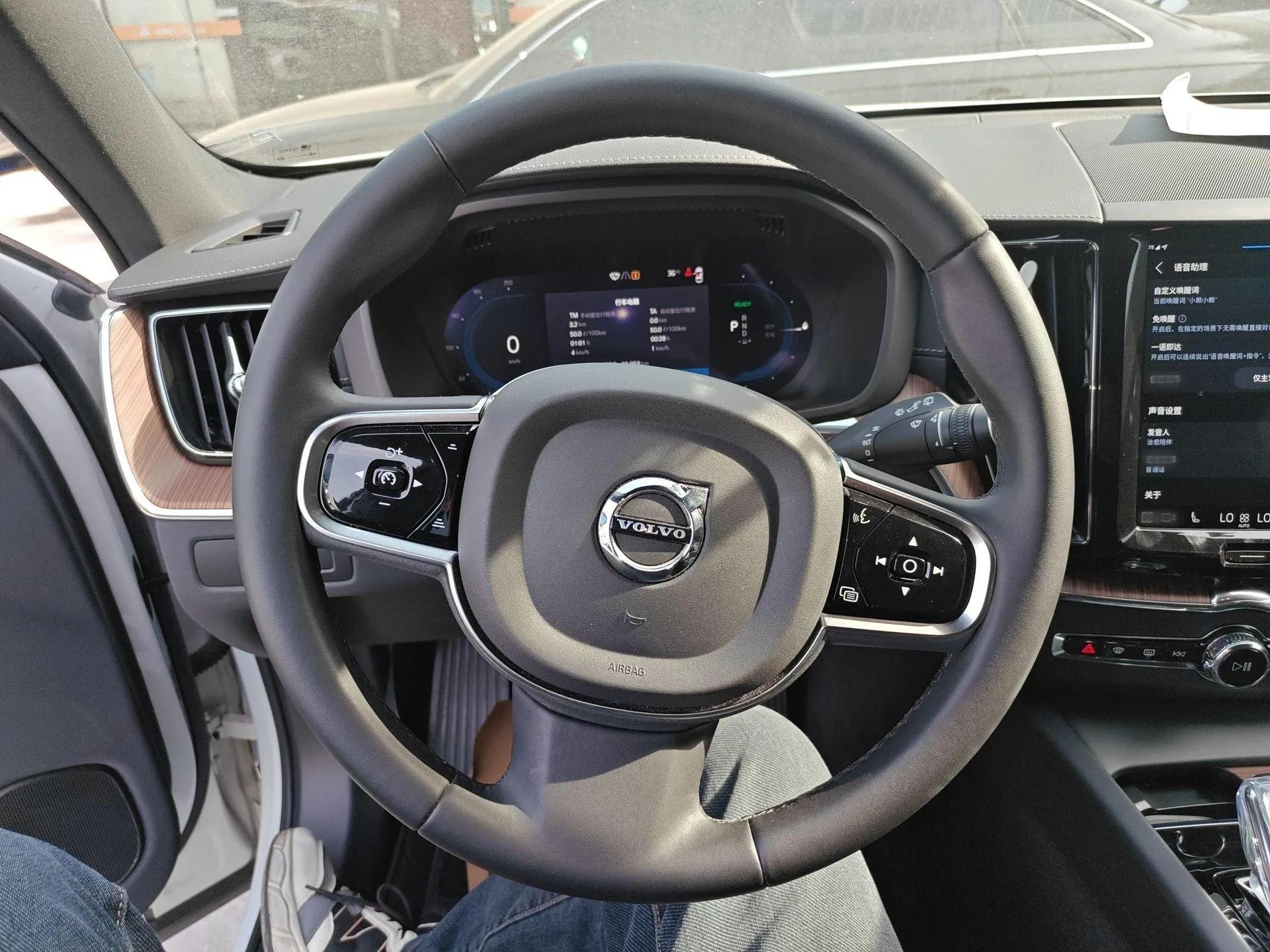 Volvo XC60 New Energy 2024 T8 Plug-in Hybrid Long-Range All-Wheel Drive Smart Luxury Edition — миниатюра 14