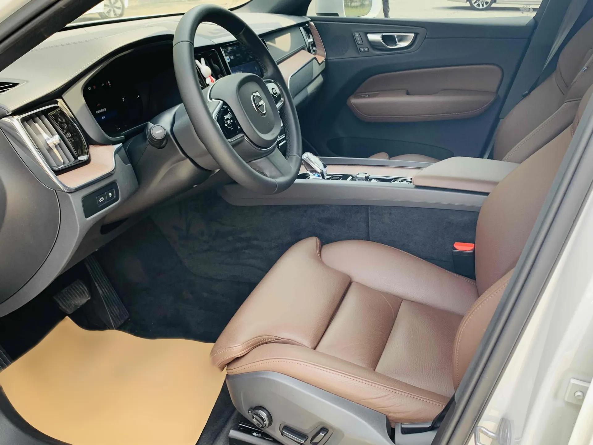 Volvo XC60 New Energy 2024 T8 Plug-in Hybrid Long-Range All-Wheel Drive Smart Luxury Edition — миниатюра 18