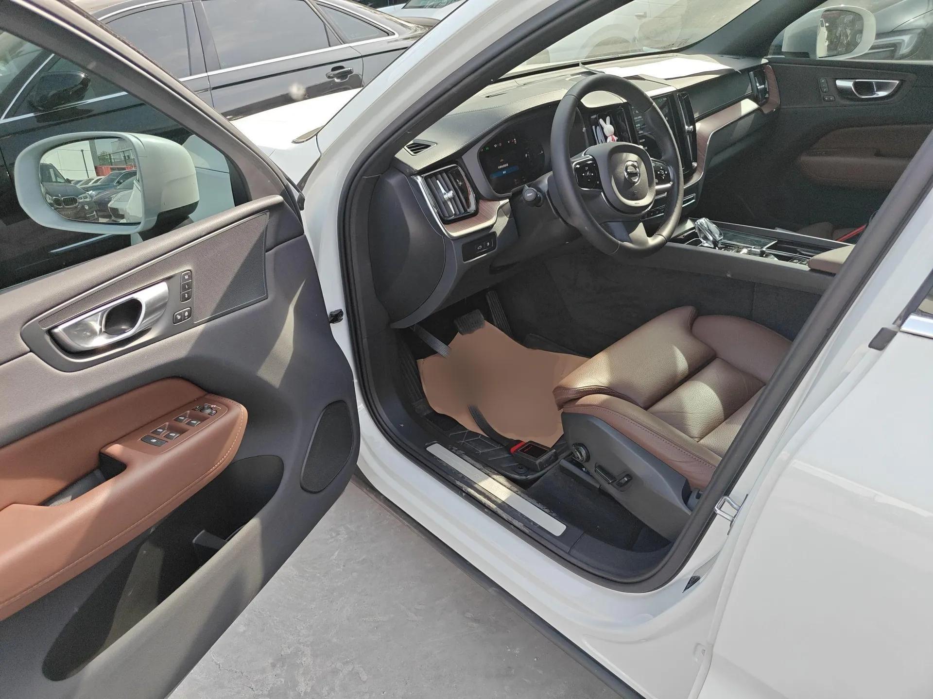Volvo XC60 New Energy 2024 T8 Plug-in Hybrid Long-Range All-Wheel Drive Smart Luxury Edition — миниатюра 19