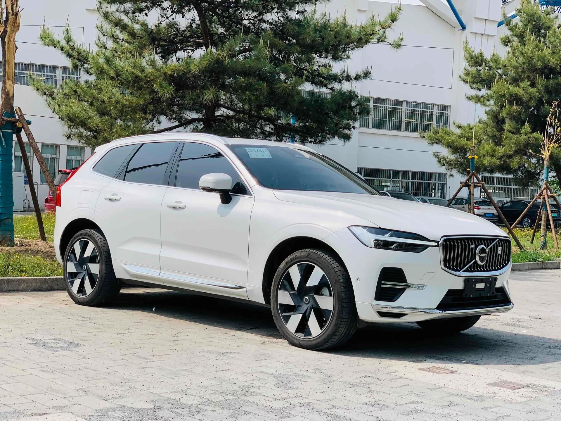 Volvo XC60 New Energy 2024 T8 Plug-in Hybrid Long-Range All-Wheel Drive Smart Luxury Edition — миниатюра 3