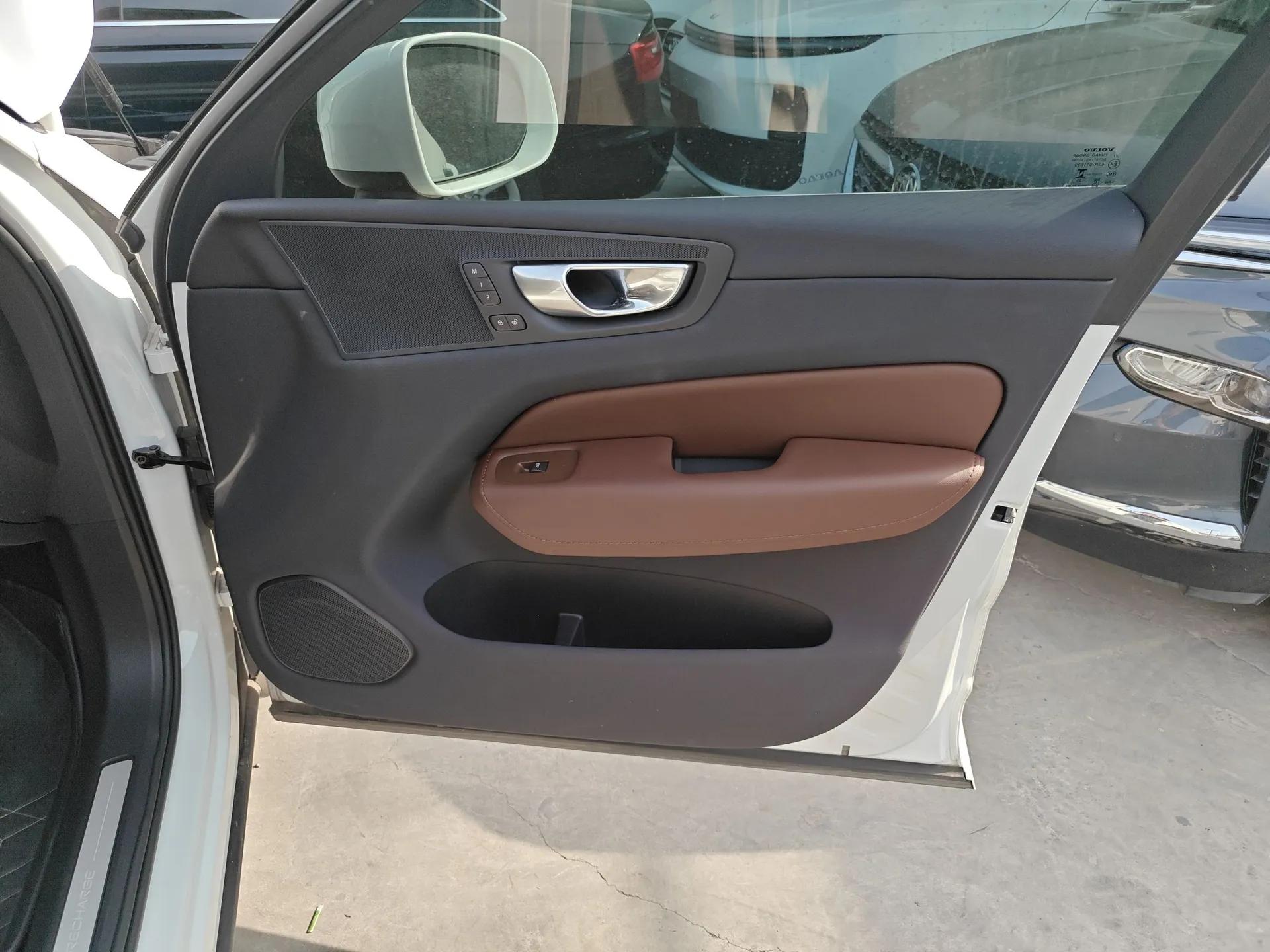 Volvo XC60 New Energy 2024 T8 Plug-in Hybrid Long-Range All-Wheel Drive Smart Luxury Edition — миниатюра 24