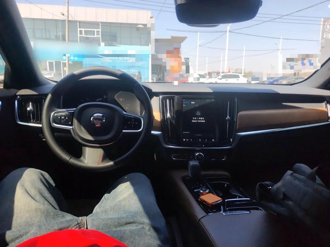 Volvo S90 New Energy 2023 T8 Plug-in Hybrid All-Wheel Drive Long-Range Zhiyi Luxury Edition — миниатюра 13