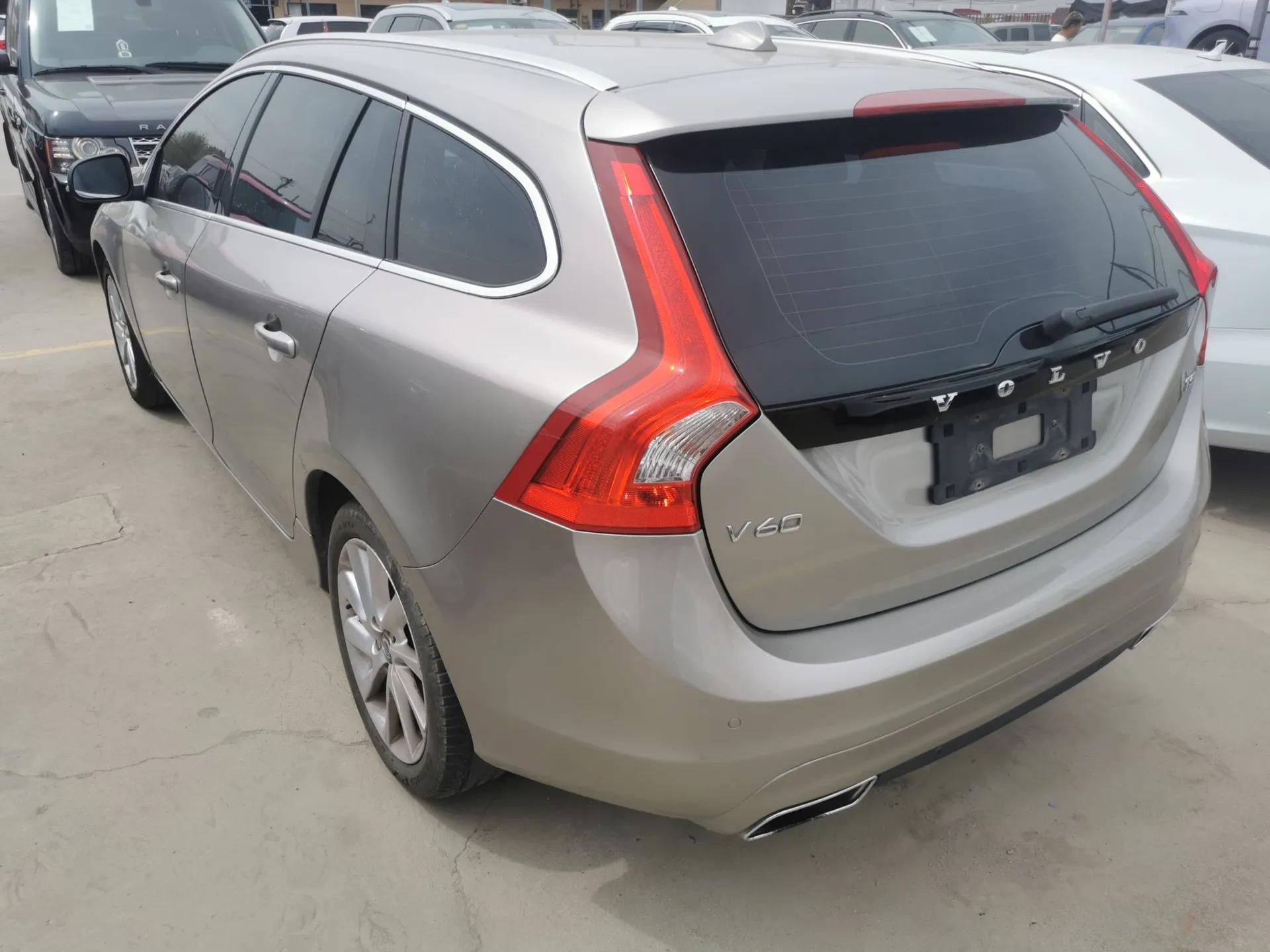 Volvo V60 2015 T5 Zhiyi Edition — миниатюра 4