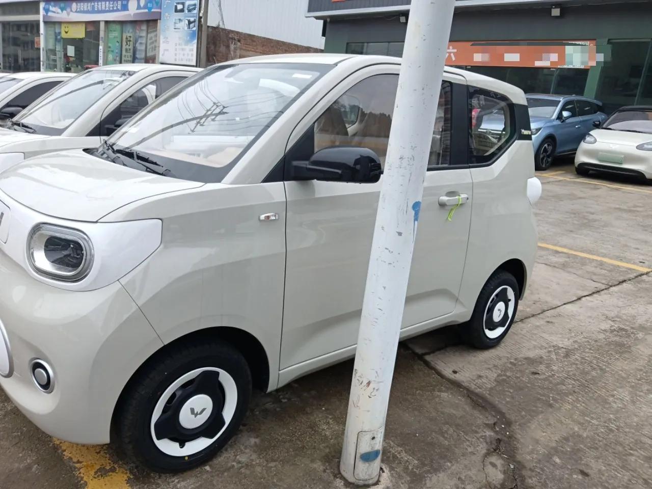 Wuling Hongguang MINIEV 2024 3rd Generation 215km Youth Edition — миниатюра 1