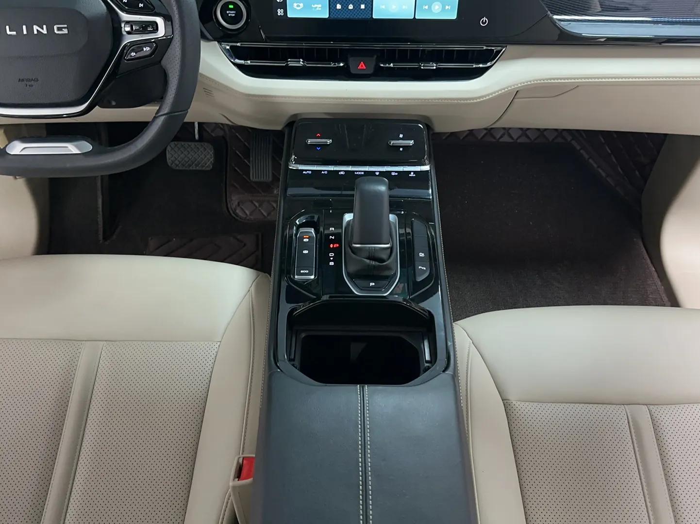 Wuling Victory 2022 280T 1.5T CVT Flagship Edition — миниатюра 15