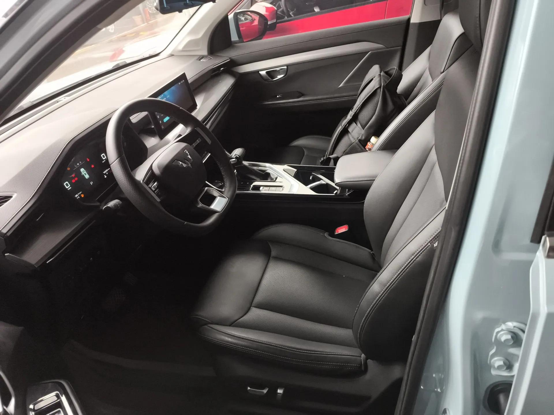 Wuling Asta 2021 1.5T CVT Star曜 Edition — миниатюра 18