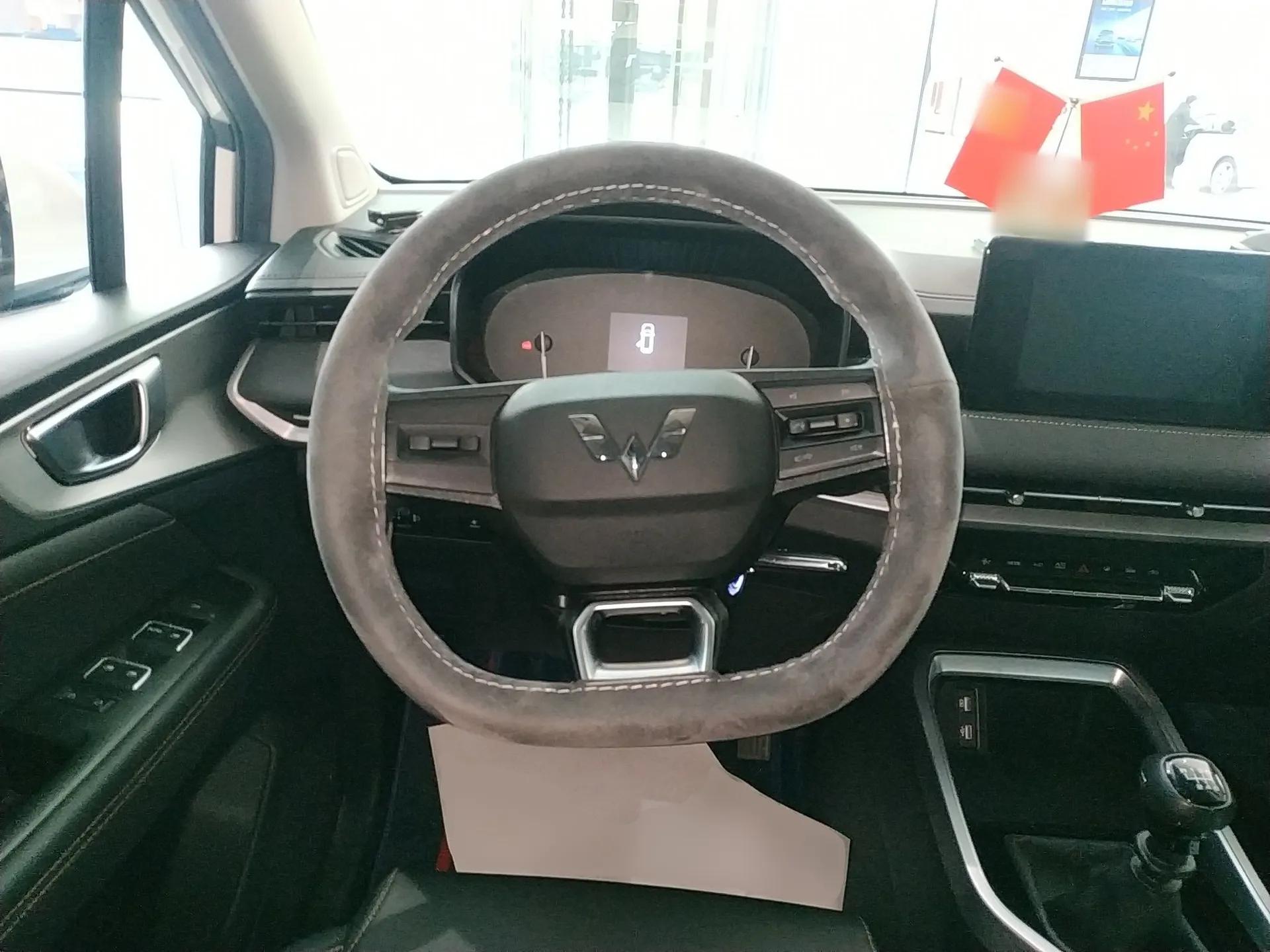 Wuling Jiachen 2022 1.5L Manual Light Comfort Edition — миниатюра 14