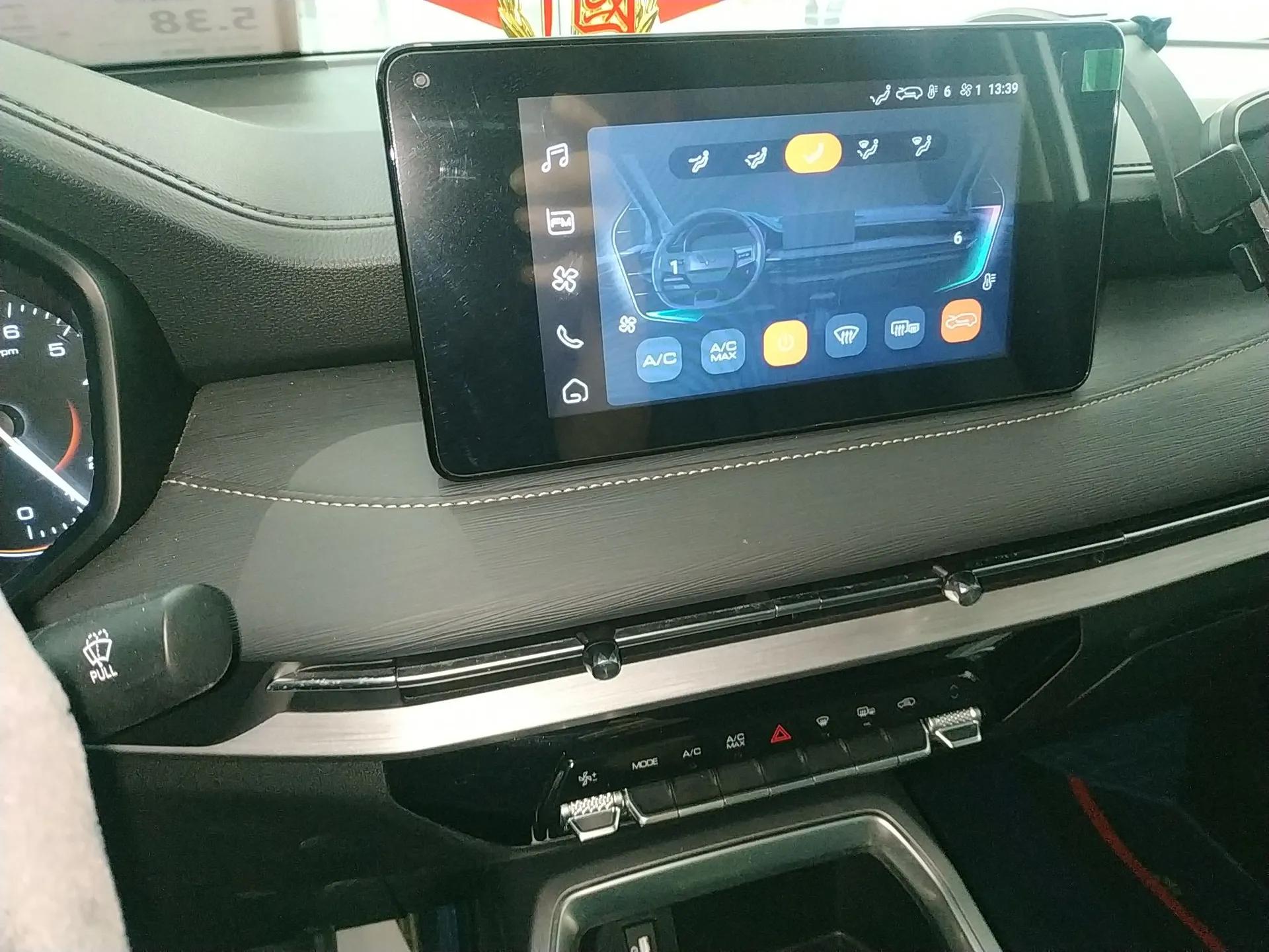 Wuling Jiachen 2022 1.5L Manual Light Comfort Edition — миниатюра 16
