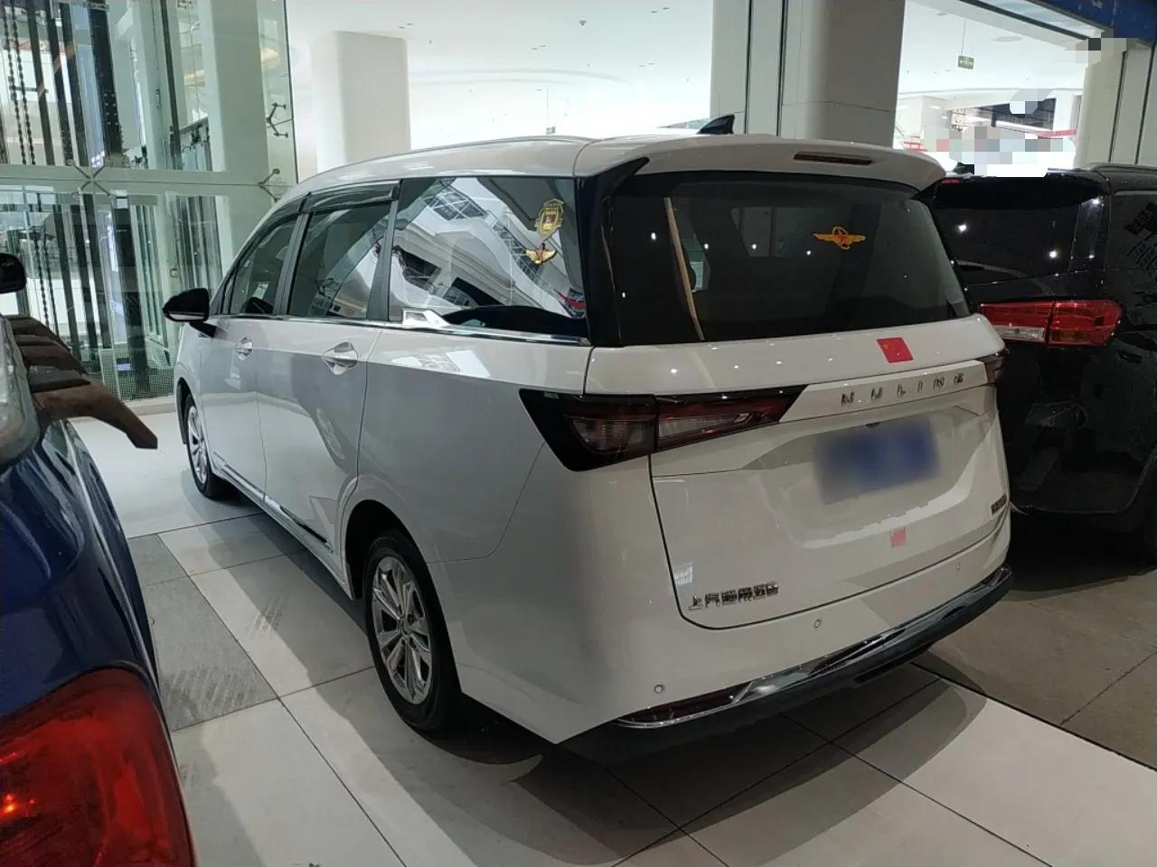 Wuling Jiachen 2022 1.5L Manual Light Comfort Edition — миниатюра 4