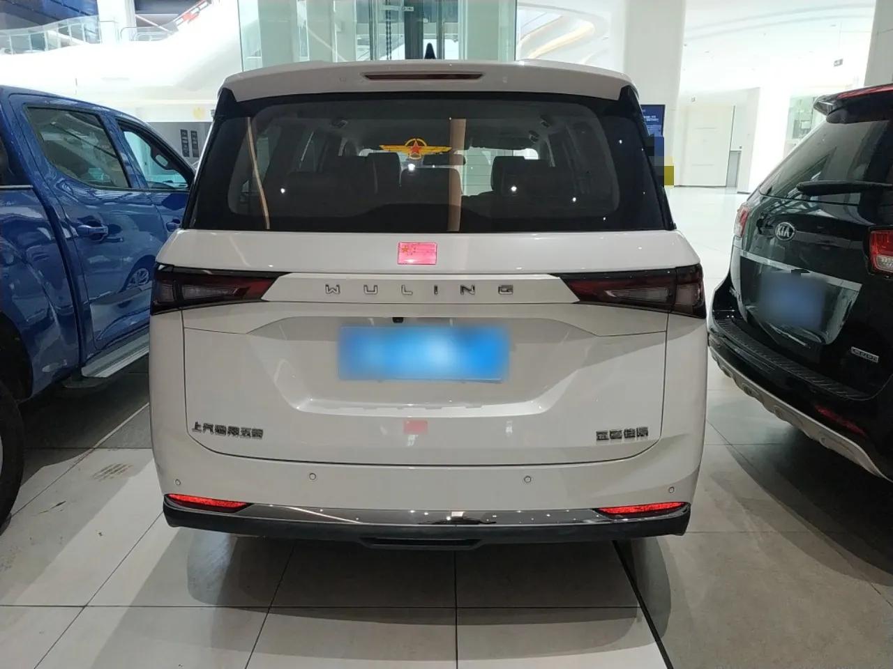Wuling Jiachen 2022 1.5L Manual Light Comfort Edition — миниатюра 5