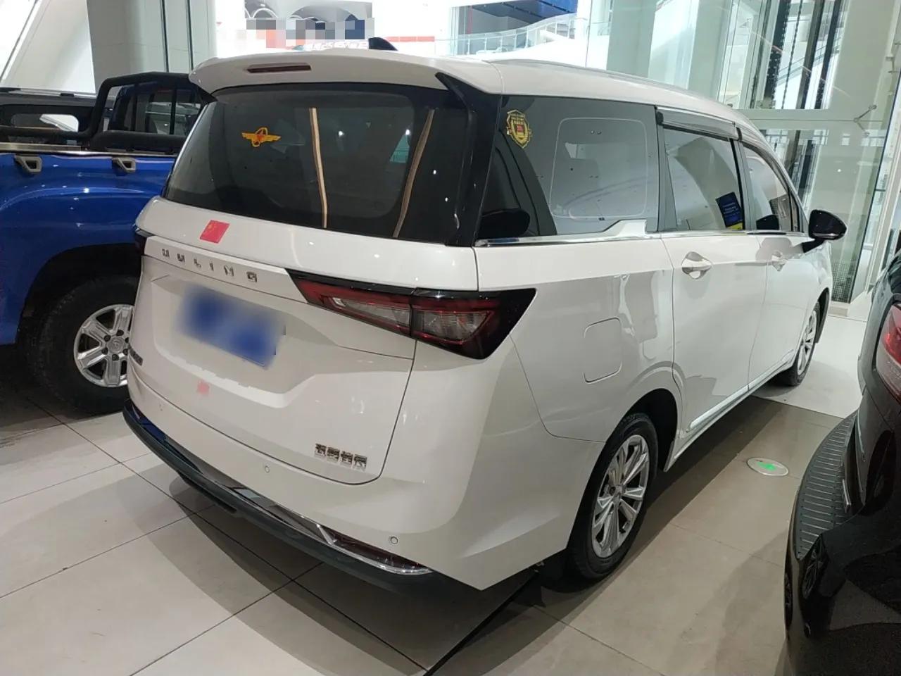 Wuling Jiachen 2022 1.5L Manual Light Comfort Edition — миниатюра 6
