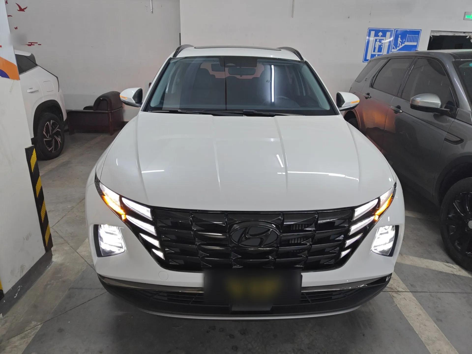 Hyundai Tucson 2023 Tucson L 1.5T Automatic Two-Wheel Drive DLX Luxury Edition — миниатюра 2