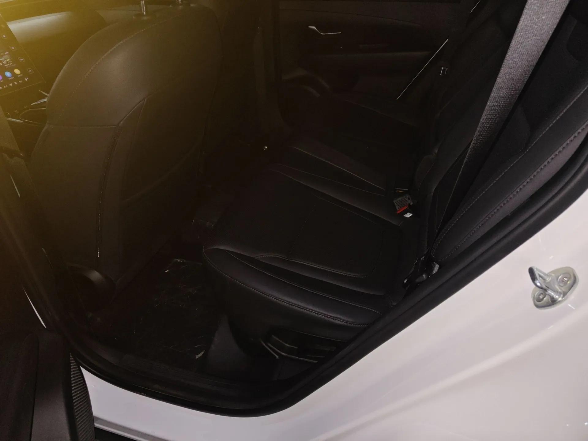 Hyundai Tucson 2023 Tucson L 1.5T Automatic Two-Wheel Drive DLX Luxury Edition — миниатюра 20