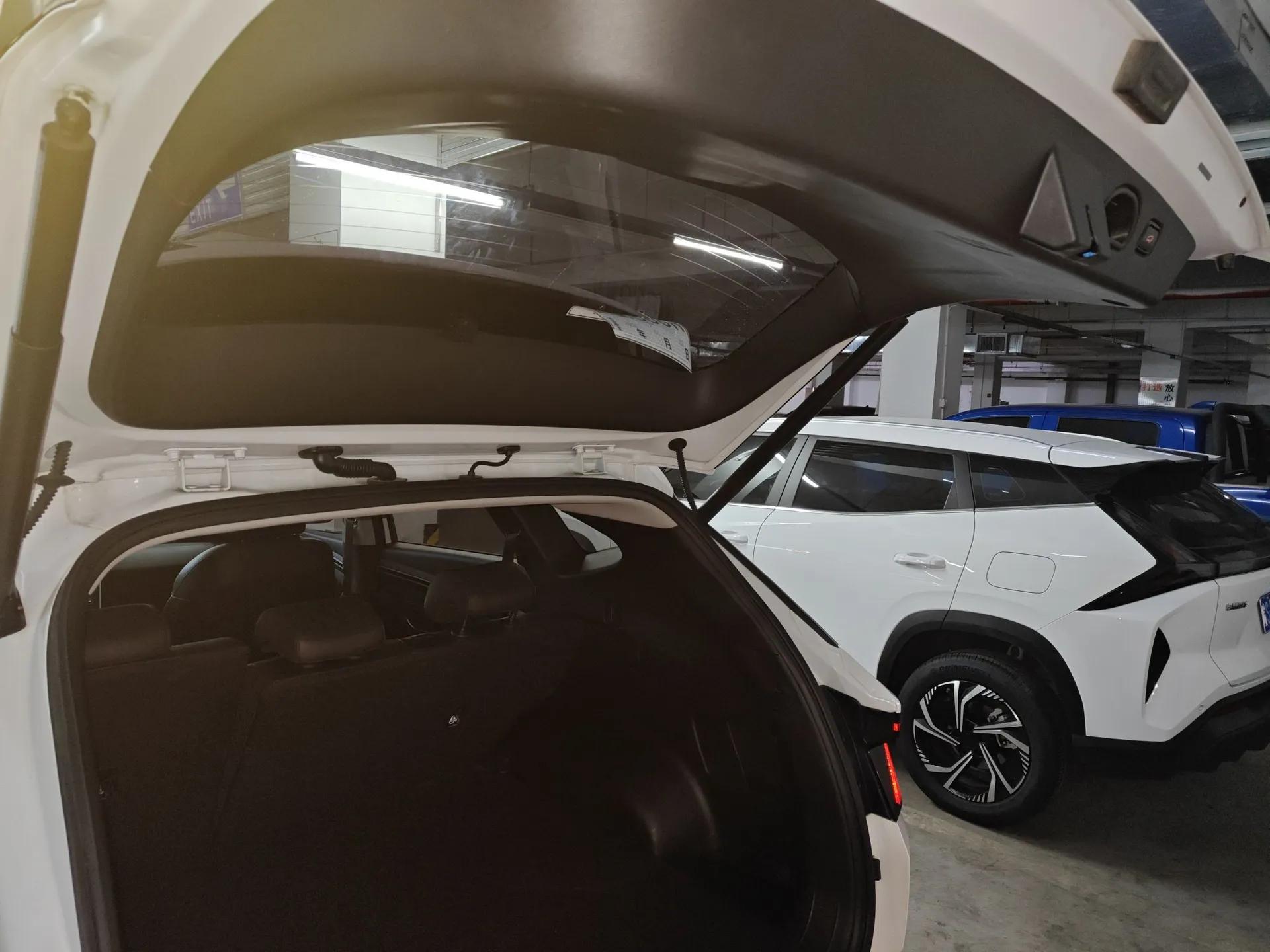 Hyundai Tucson 2023 Tucson L 1.5T Automatic Two-Wheel Drive DLX Luxury Edition — миниатюра 22