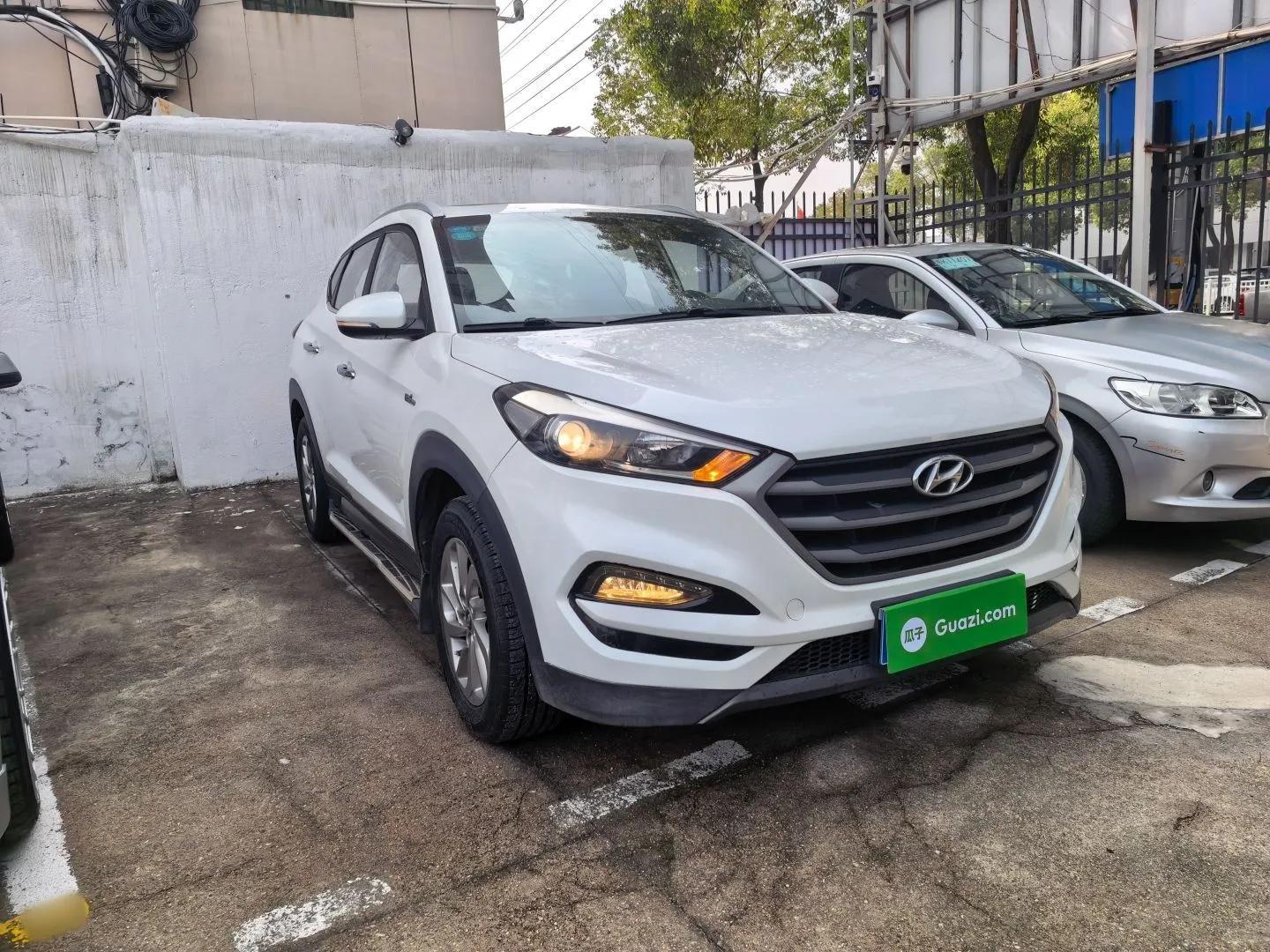 Hyundai Tucson 2015 1.6T Dual-Clutch Two-Wheel-Drive Smart Model — миниатюра 3