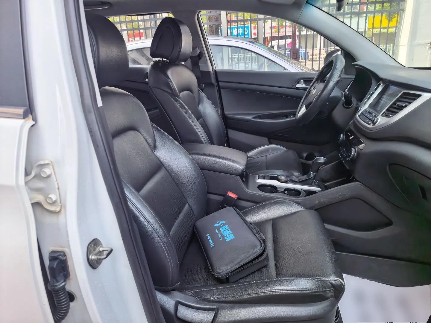 Hyundai Tucson 2015 1.6T Dual-Clutch Two-Wheel-Drive Smart Model — миниатюра 23