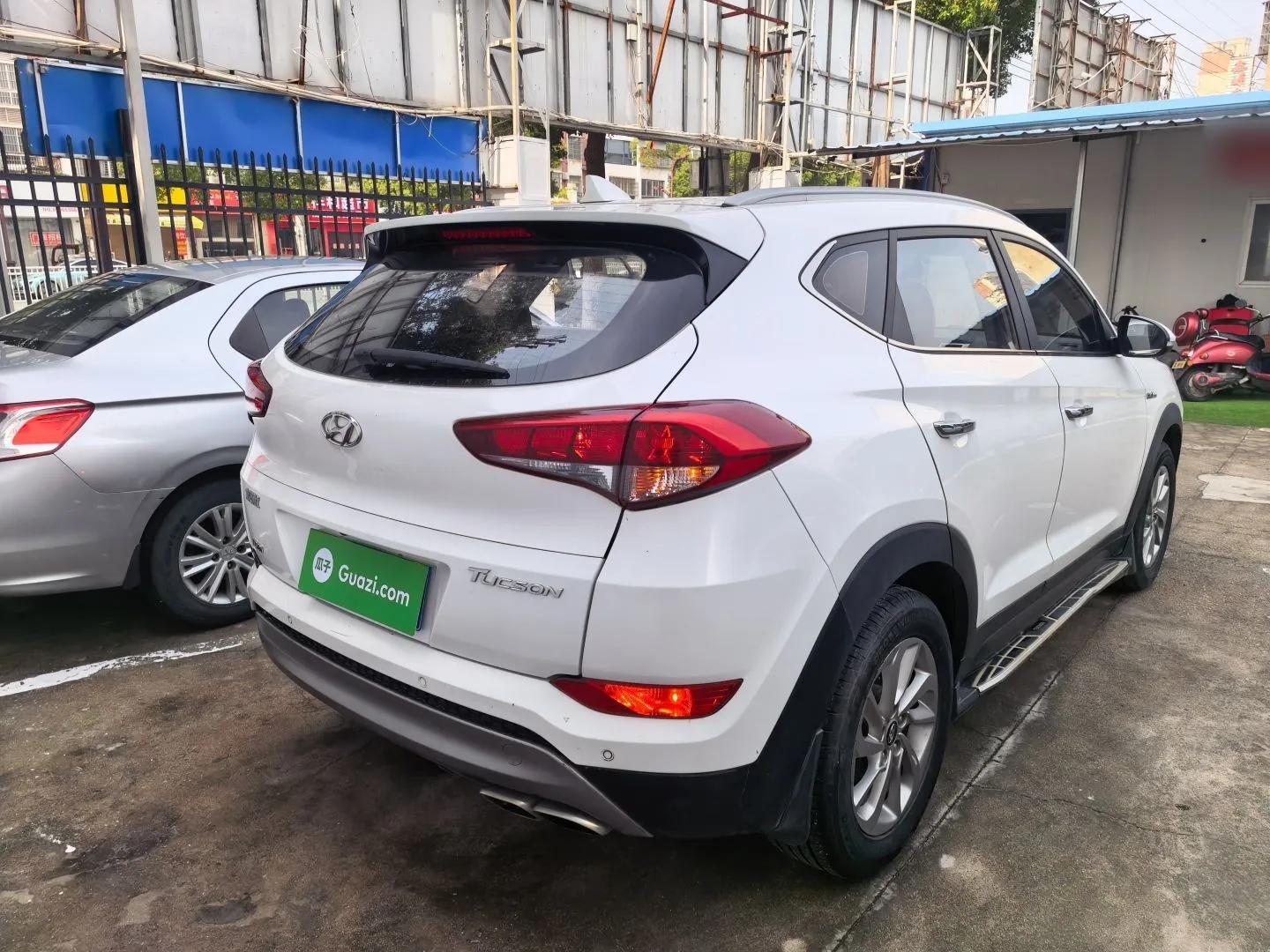 Hyundai Tucson 2015 1.6T Dual-Clutch Two-Wheel-Drive Smart Model — миниатюра 6