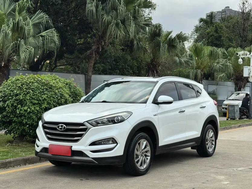 Hyundai Tucson 2015 1.6T Dual-Clutch Two-Wheel-Drive Smart Model — миниатюра 1