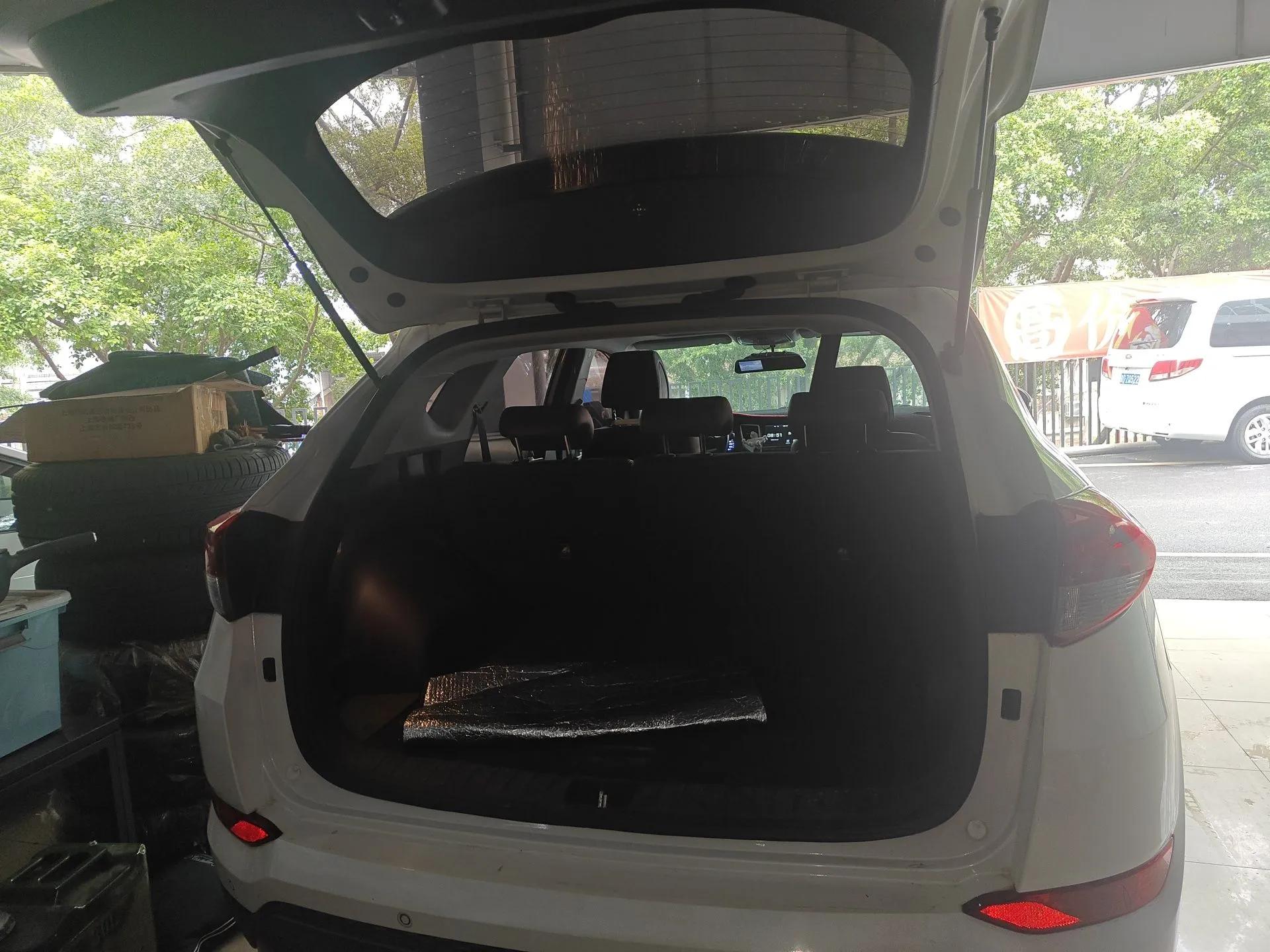 Hyundai Tucson 2015 1.6T Dual-Clutch Two-Wheel-Drive Smart Model — миниатюра 20
