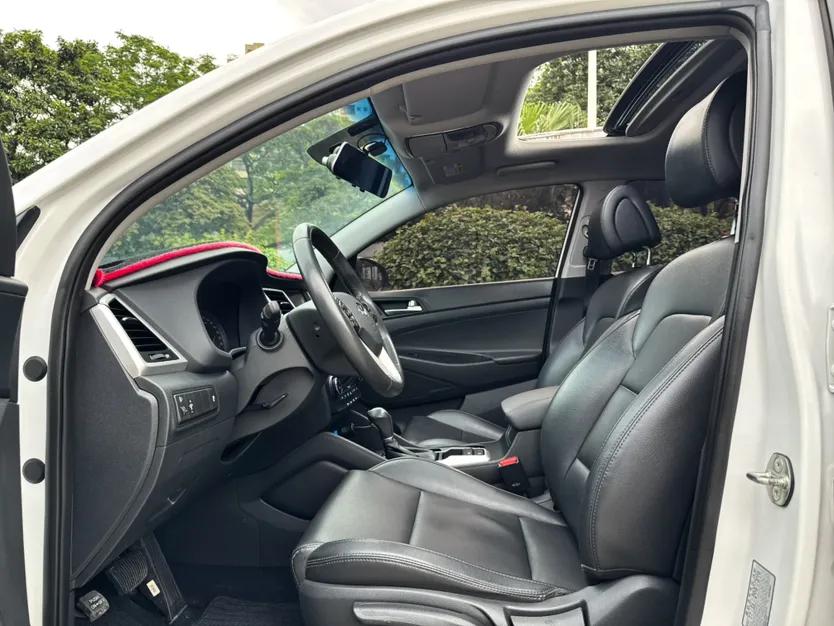 Hyundai Tucson 2015 1.6T Dual-Clutch Two-Wheel-Drive Smart Model — миниатюра 24