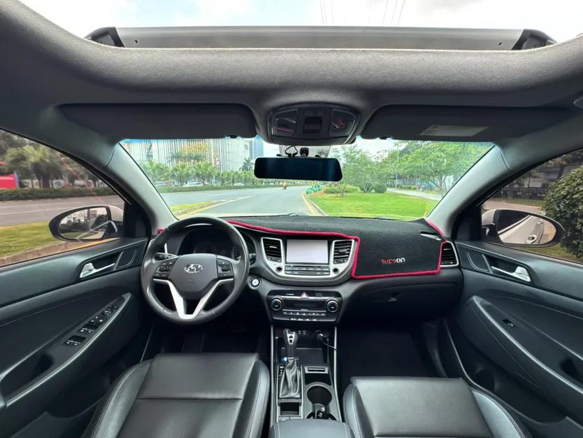 Hyundai Tucson 2015 1.6T Dual-Clutch Two-Wheel-Drive Smart Model — миниатюра 25