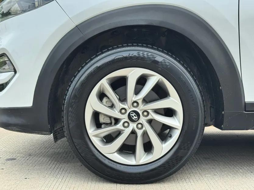 Hyundai Tucson 2015 1.6T Dual-Clutch Two-Wheel-Drive Smart Model — миниатюра 4