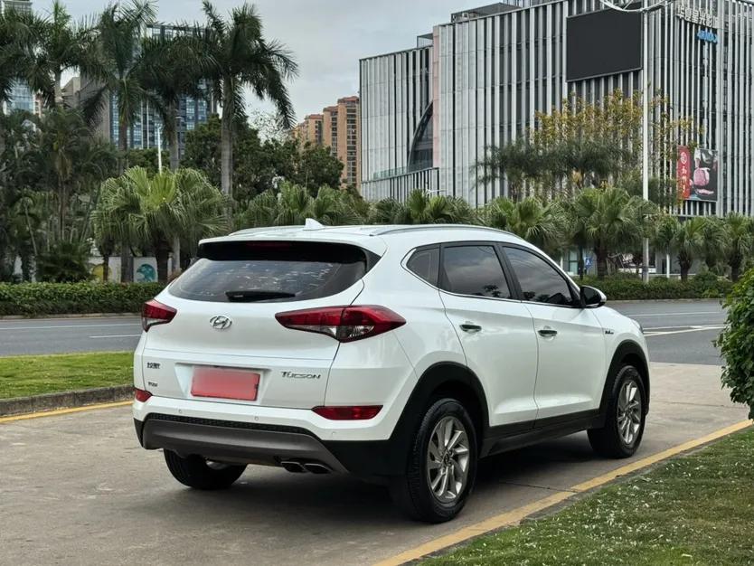 Hyundai Tucson 2015 1.6T Dual-Clutch Two-Wheel-Drive Smart Model — миниатюра 5