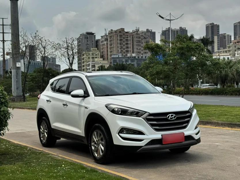 Hyundai Tucson 2015 1.6T Dual-Clutch Two-Wheel-Drive Smart Model — миниатюра 6
