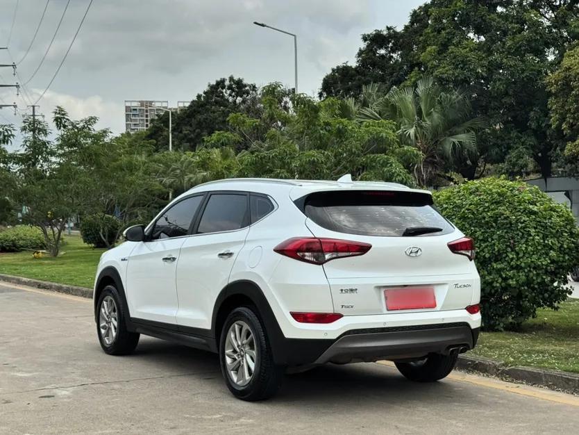 Hyundai Tucson 2015 1.6T Dual-Clutch Two-Wheel-Drive Smart Model — миниатюра 9