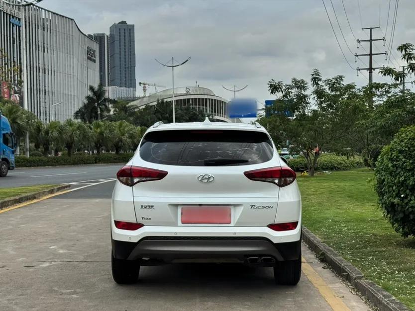 Hyundai Tucson 2015 1.6T Dual-Clutch Two-Wheel-Drive Smart Model — миниатюра 10
