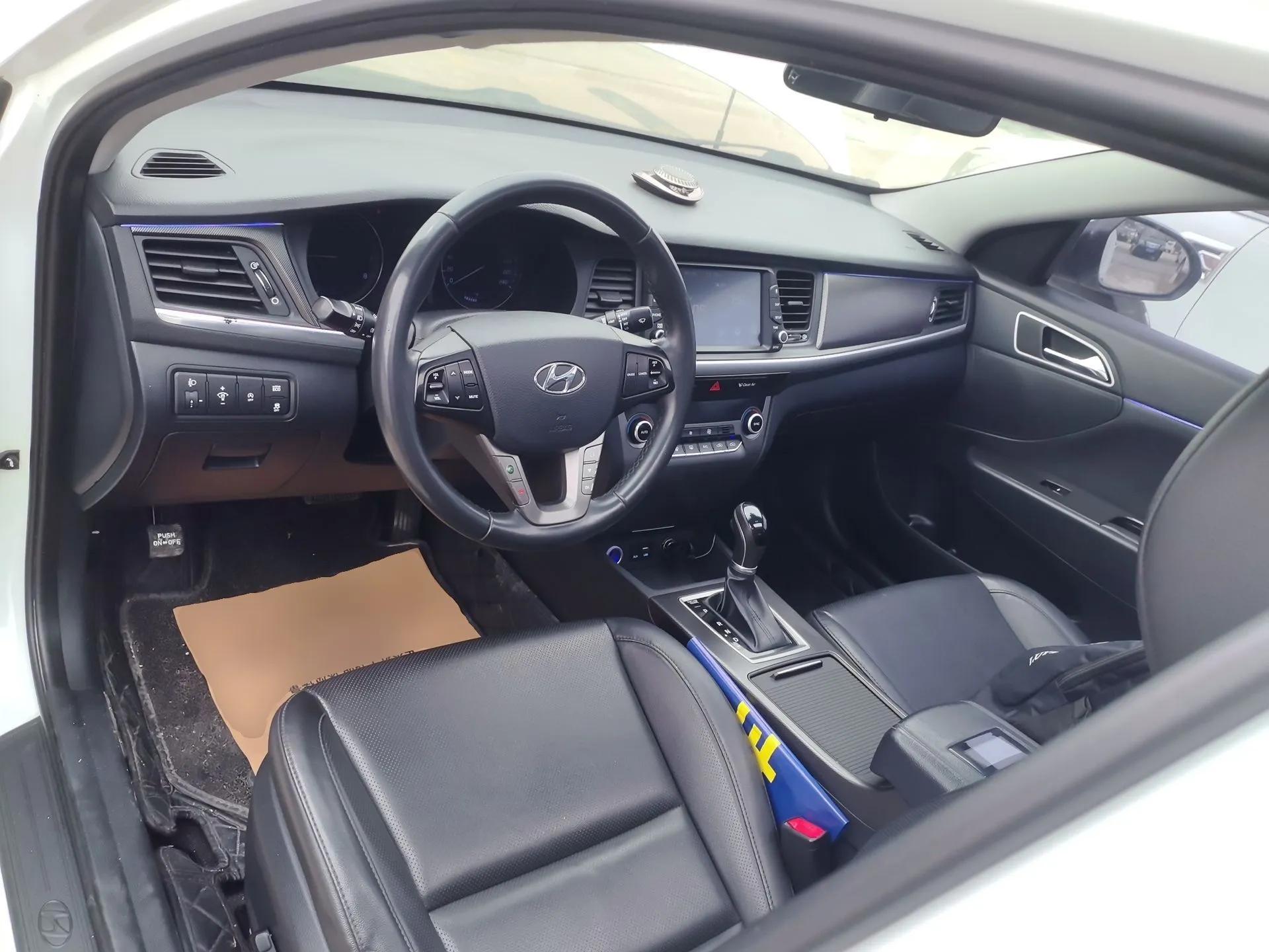 Hyundai Mistra 2017 1.8L Automatic Deluxe DLX Model China V Emission Standard — миниатюра 13