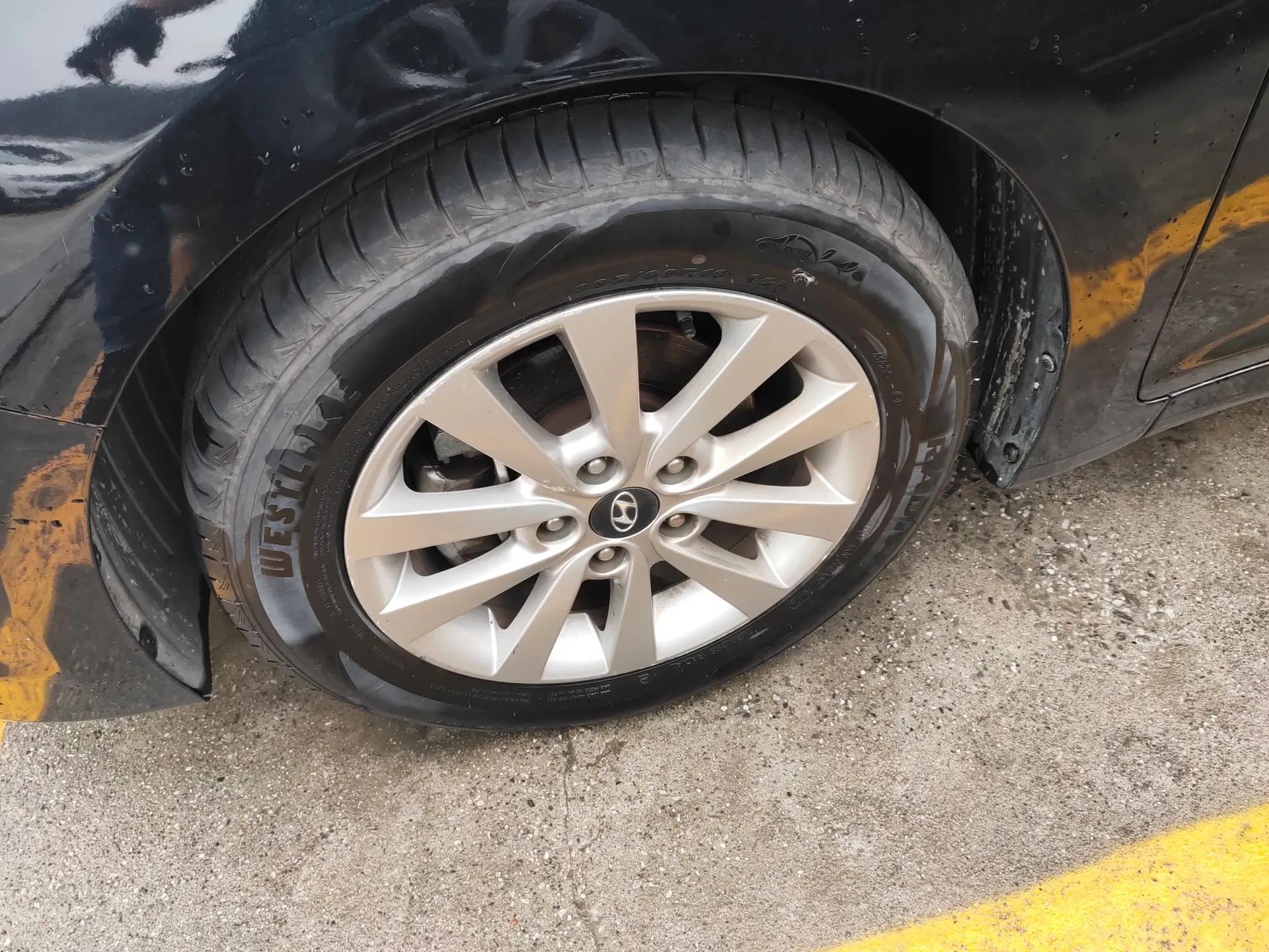 Hyundai Mistra 2014 1.8L Automatic Smart GLS — миниатюра 8
