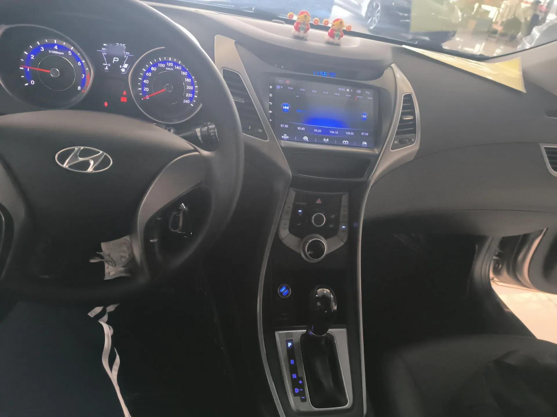 Hyundai Elantra (5th Generation / Langdong) 2016 1.6L Automatic Smart Version — миниатюра 12