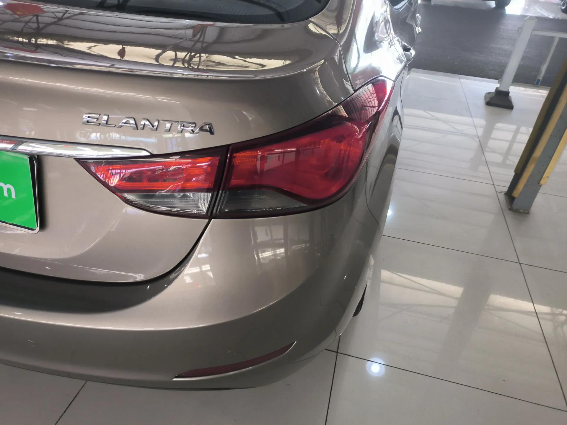 Hyundai Elantra (5th Generation / Langdong) 2016 1.6L Automatic Smart Version — миниатюра 8