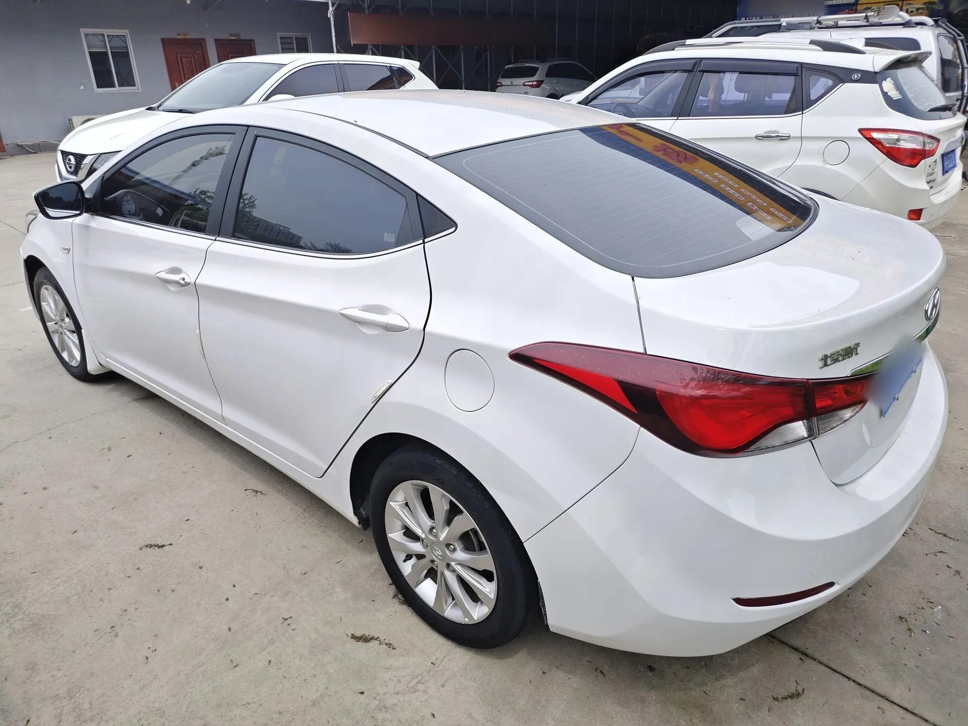 Hyundai Elantra (5th Generation / Langdong) 2016 1.6L Automatic Smart Version — миниатюра 4