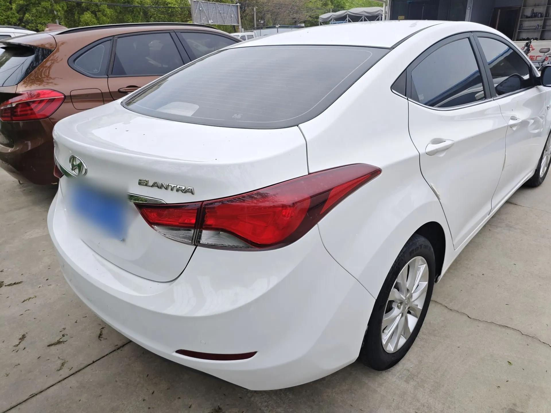 Hyundai Elantra (5th Generation / Langdong) 2016 1.6L Automatic Smart Version — миниатюра 5