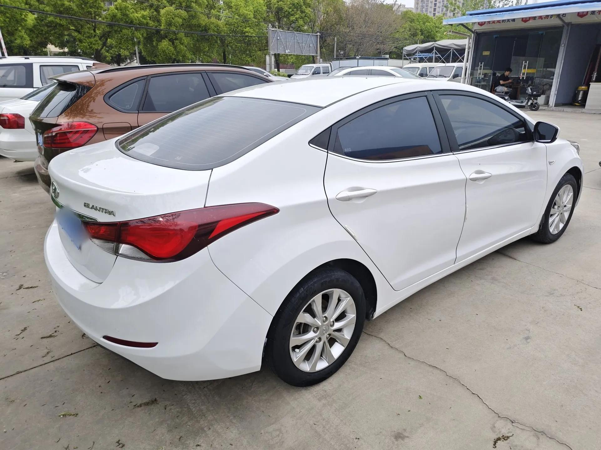 Hyundai Elantra (5th Generation / Langdong) 2016 1.6L Automatic Smart Version — миниатюра 6