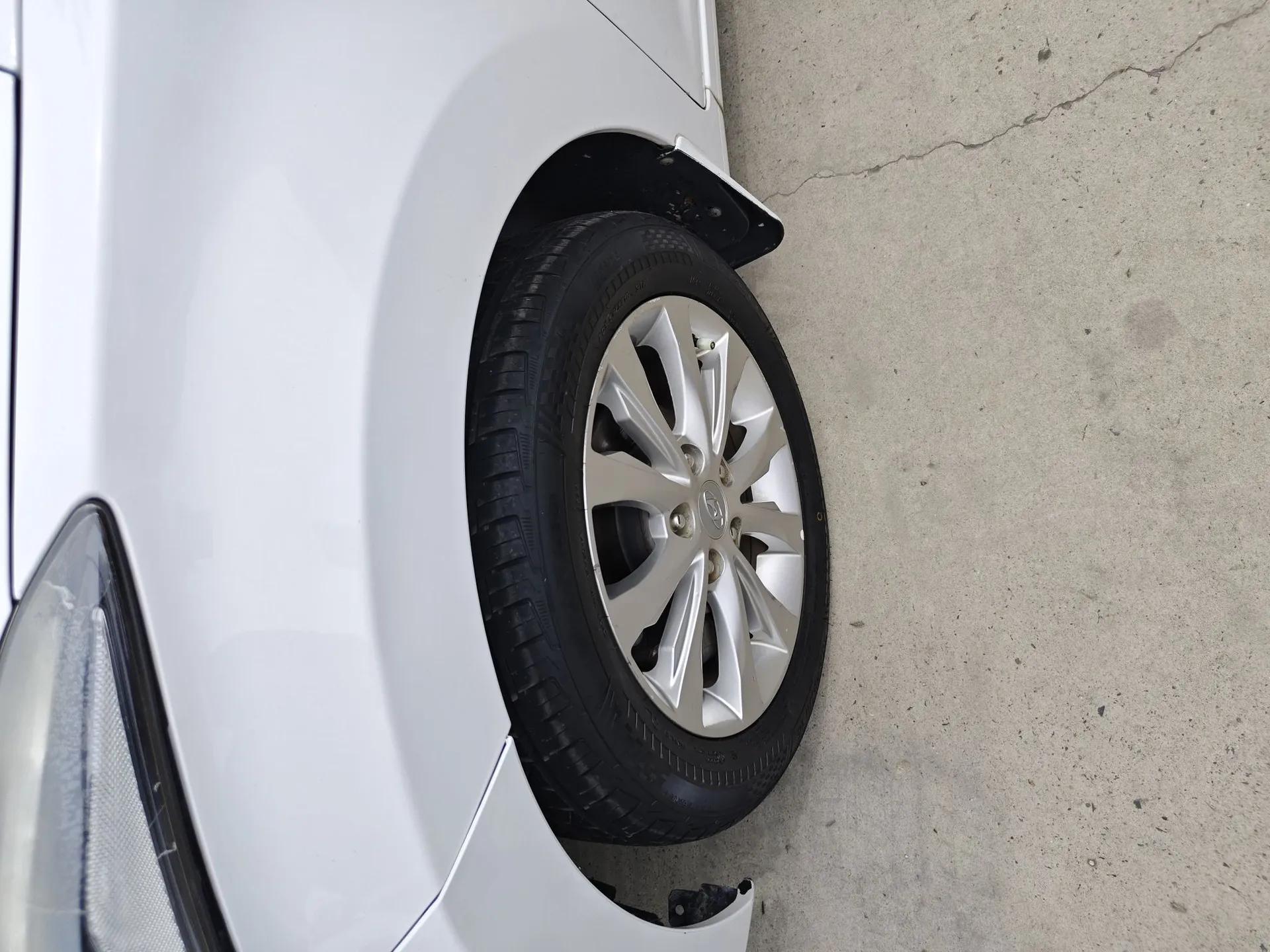 Hyundai Elantra (5th Generation / Langdong) 2016 1.6L Automatic Smart Version — миниатюра 8
