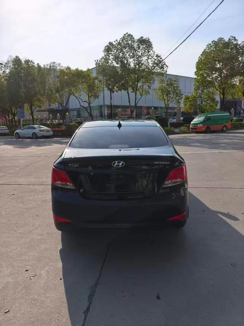 Hyundai Verna (older generation) 2016 1.4L Automatic Smart GLS — миниатюра 5
