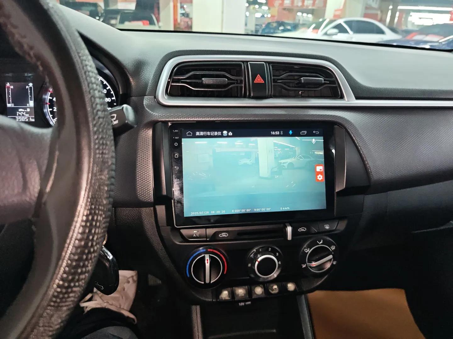 Hyundai Verna (older generation) 2020 1.4L Manual GL Refreshed Edition — миниатюра 15