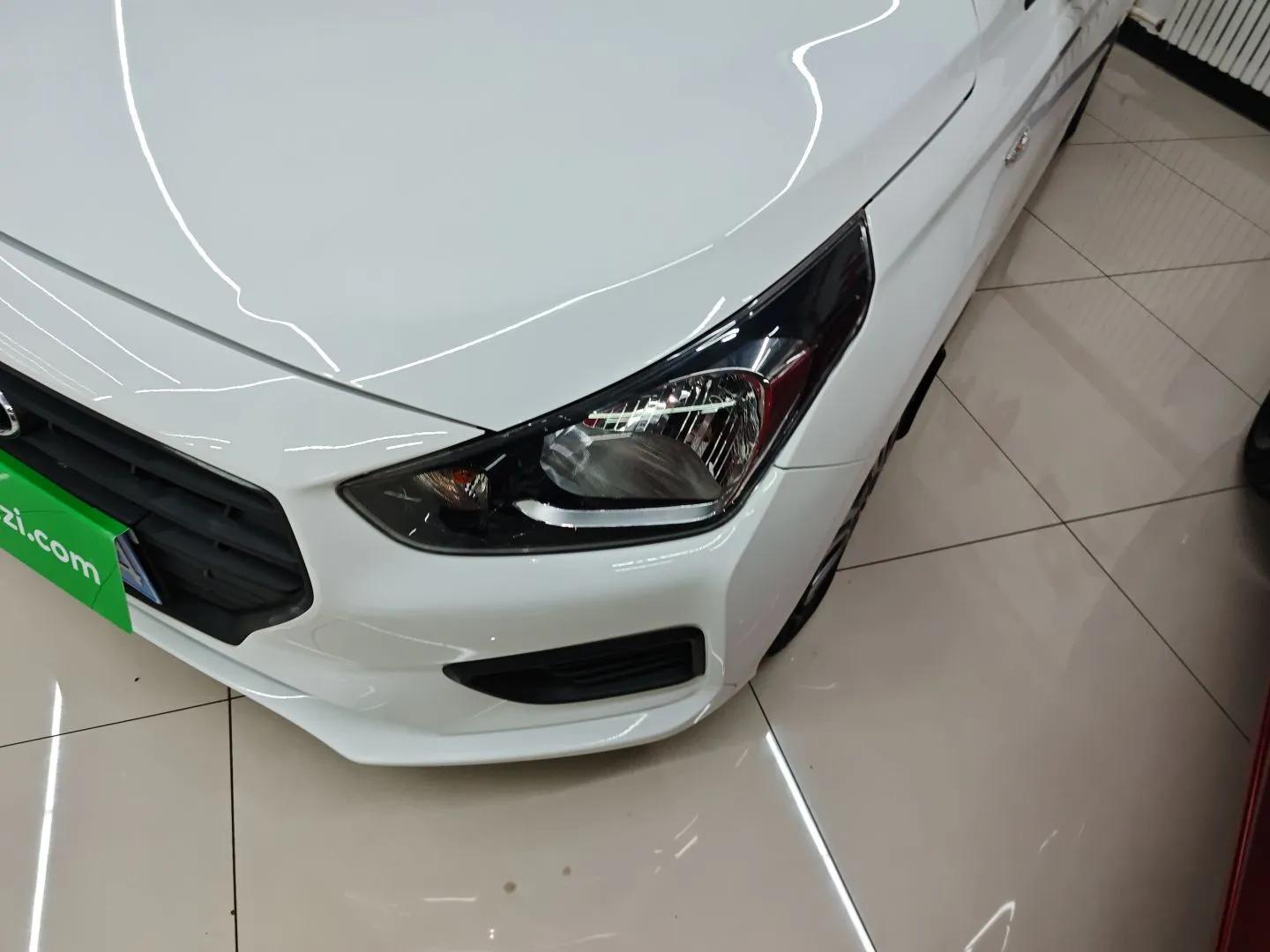 Hyundai Verna (older generation) 2020 1.4L Manual GL Refreshed Edition — миниатюра 5