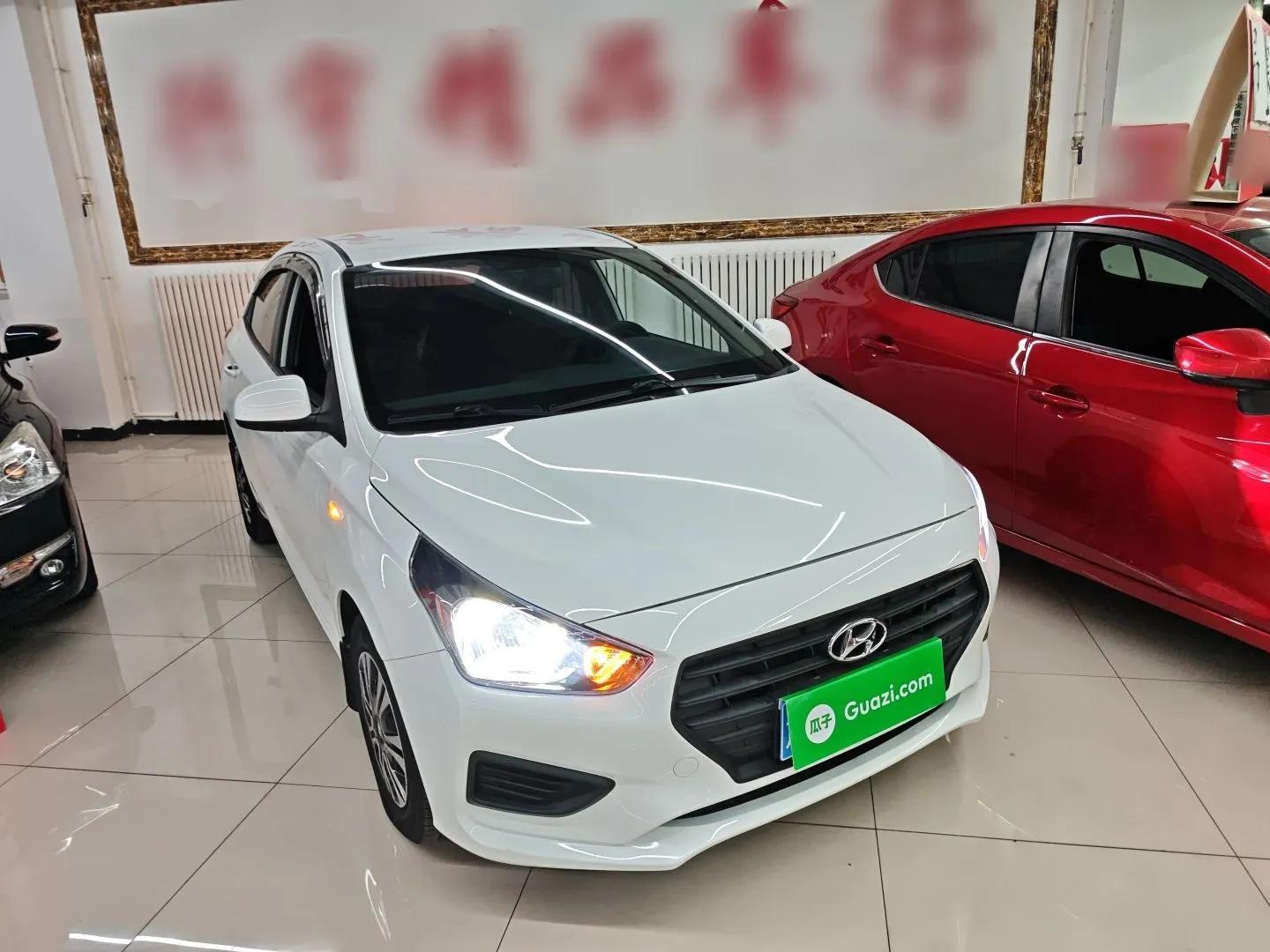 Hyundai Verna (older generation) 2020 1.4L Manual GL Refreshed Edition — миниатюра 6