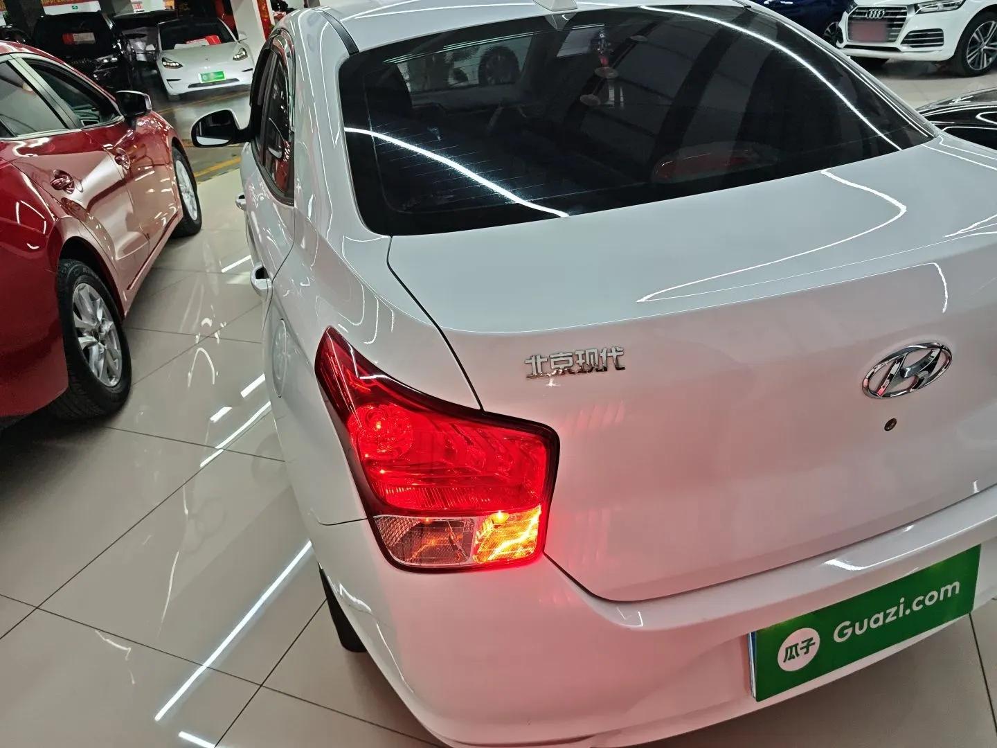 Hyundai Verna (older generation) 2020 1.4L Manual GL Refreshed Edition — миниатюра 7