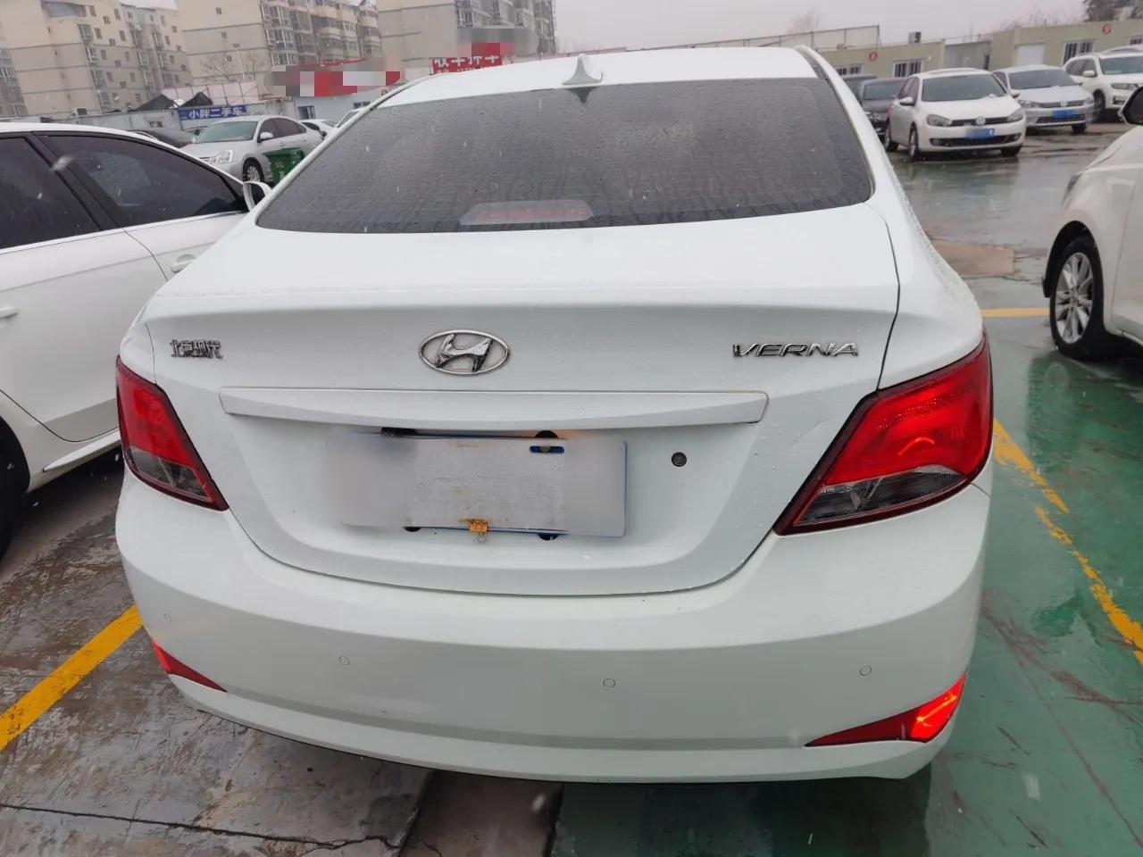 Hyundai Verna (older generation) 2016 1.4L Automatic Smart GLS — миниатюра 5