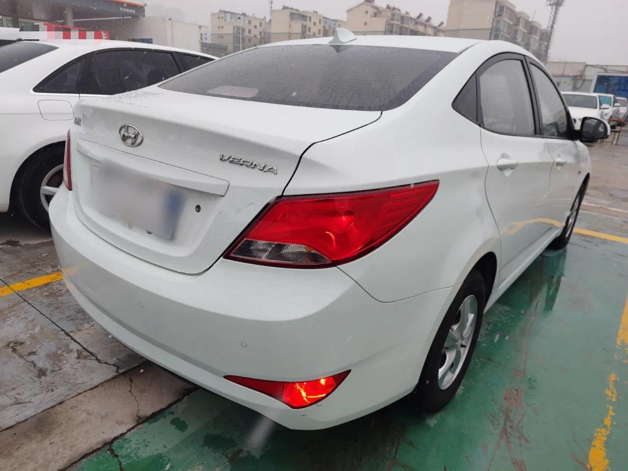 Hyundai Verna (older generation) 2016 1.4L Automatic Smart GLS — миниатюра 6