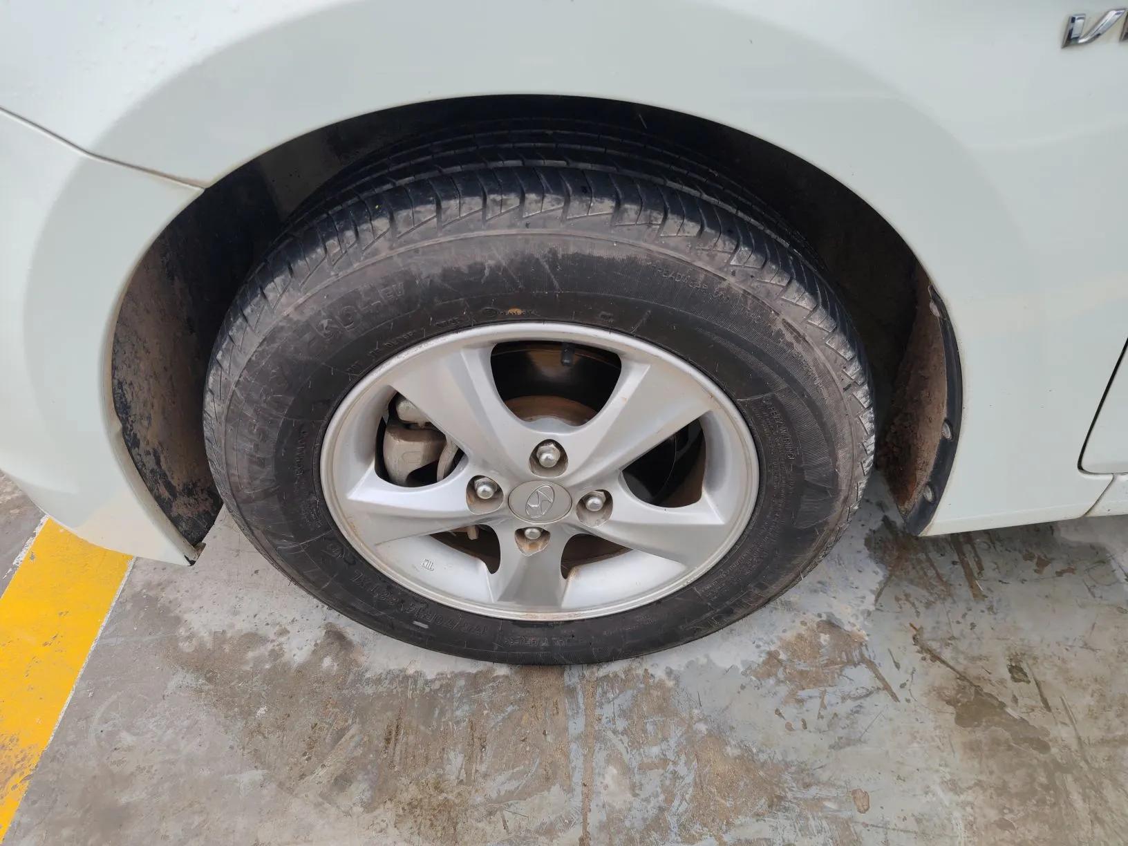 Hyundai Verna (older generation) 2016 1.4L Automatic Smart GLS — миниатюра 8